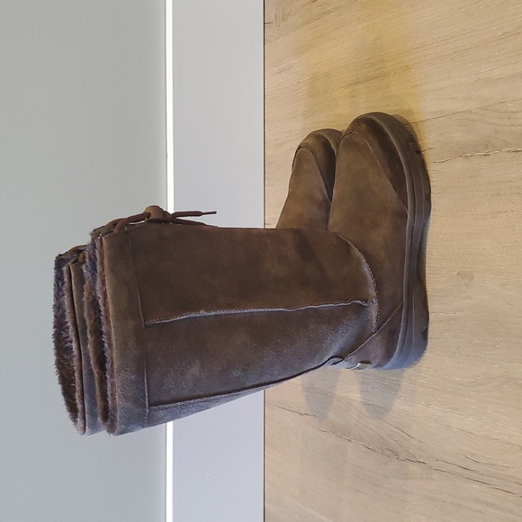 Skechers Brown Leather Fur lined Winter Boot. Size 7 - Picture 3 of 10